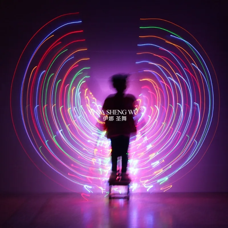2018 أحدث الأطفال LED أجنحة أزياء الرقص الشرقي 360 المرحلة المصرية أداء الاطفال DJ LED أجنحة