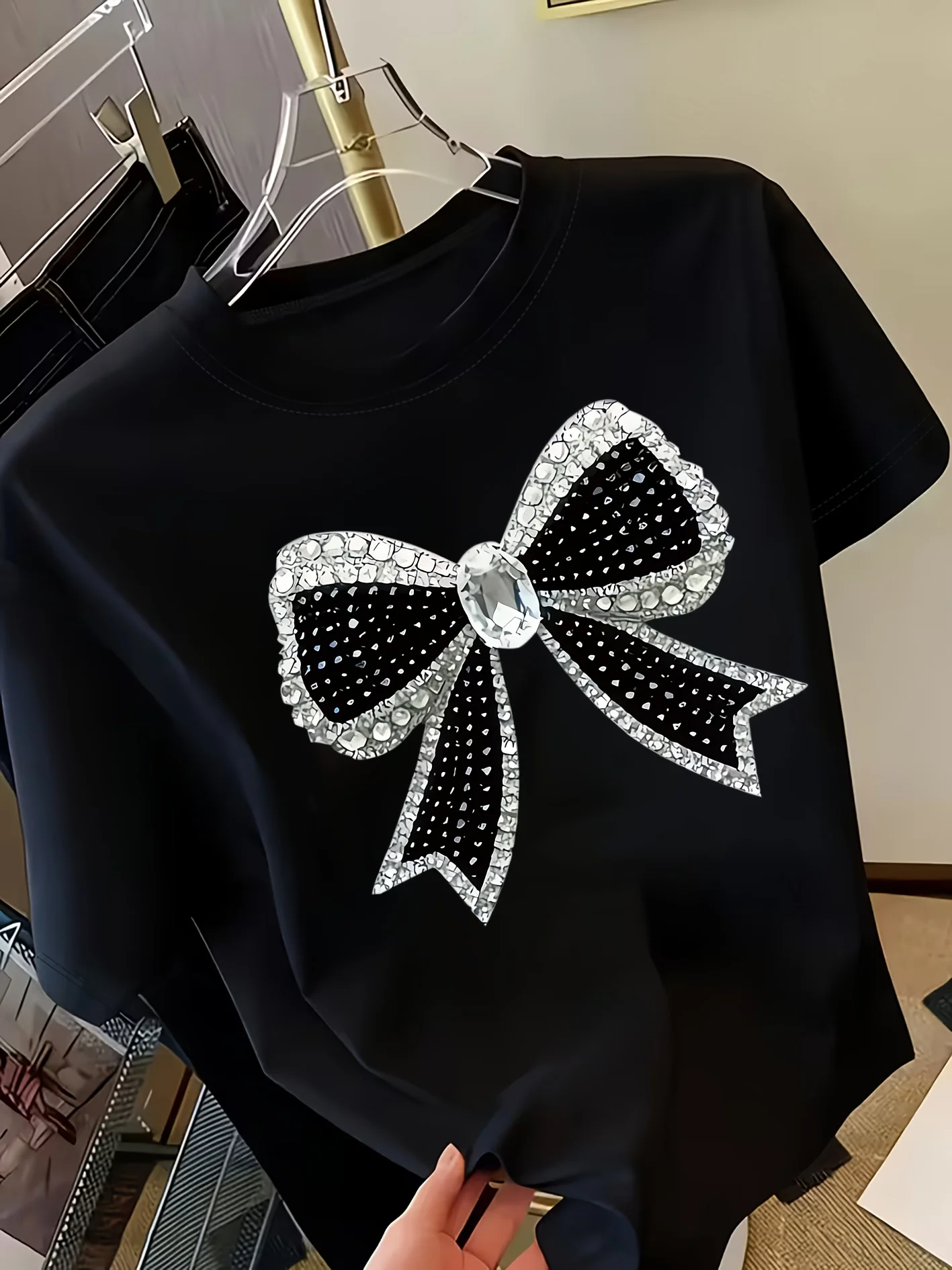 Elegant Bow and Diamond Print T-Shirt, Women's Fashionable Printed T-Shirt, Sum… - Image 2
