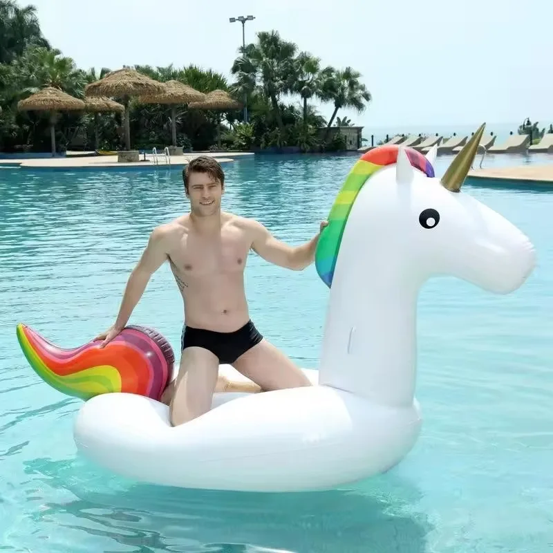 Giocattoli gonfiabili per piscina estiva Anello da nuoto a forma di unicorno di cartone animato Giocattoli d'acqua per feste in spiaggia ad aria addensata in PVC per bambini Adulti