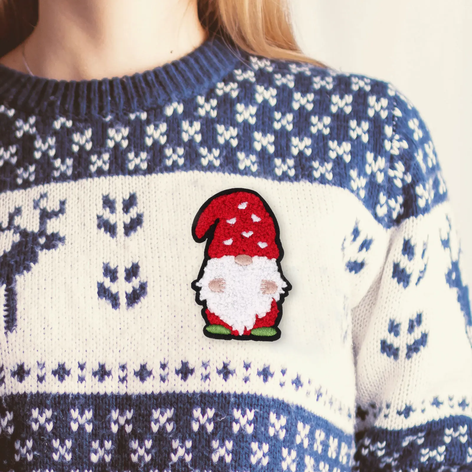 

12Pcs Christmas Santa Claus Polyester Clothes Patches Durable DIY Craft Decorations for Hat Coat Clothes Shoes Xmas Themed