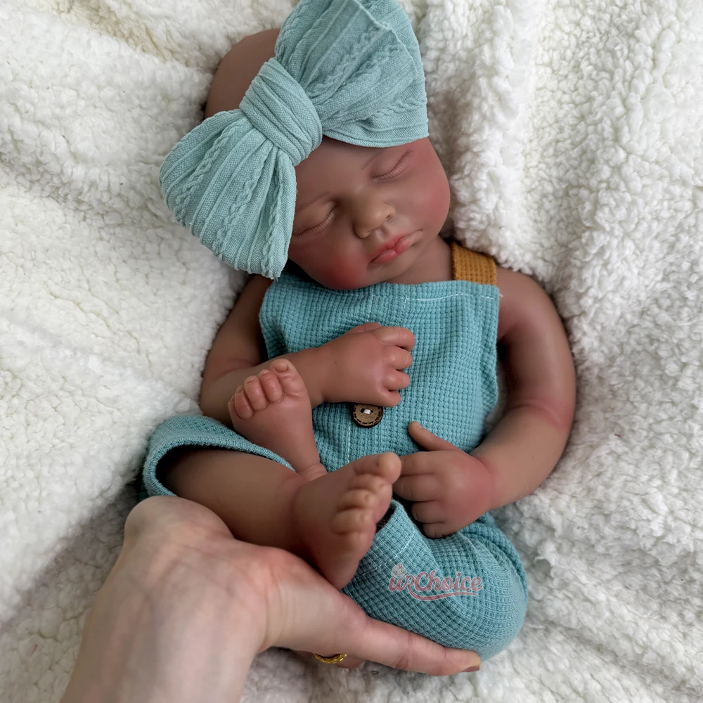 ลูลู่ตุ๊กตารีบอร์นสีเข้มและสีอ่อนสำหรับของขวัญวันเกิด ตุ๊กตาซิลิโคนแข็งเต็มรูปแบบอาบน้ำได้ตุ๊กตาสำหรับนักสะสม