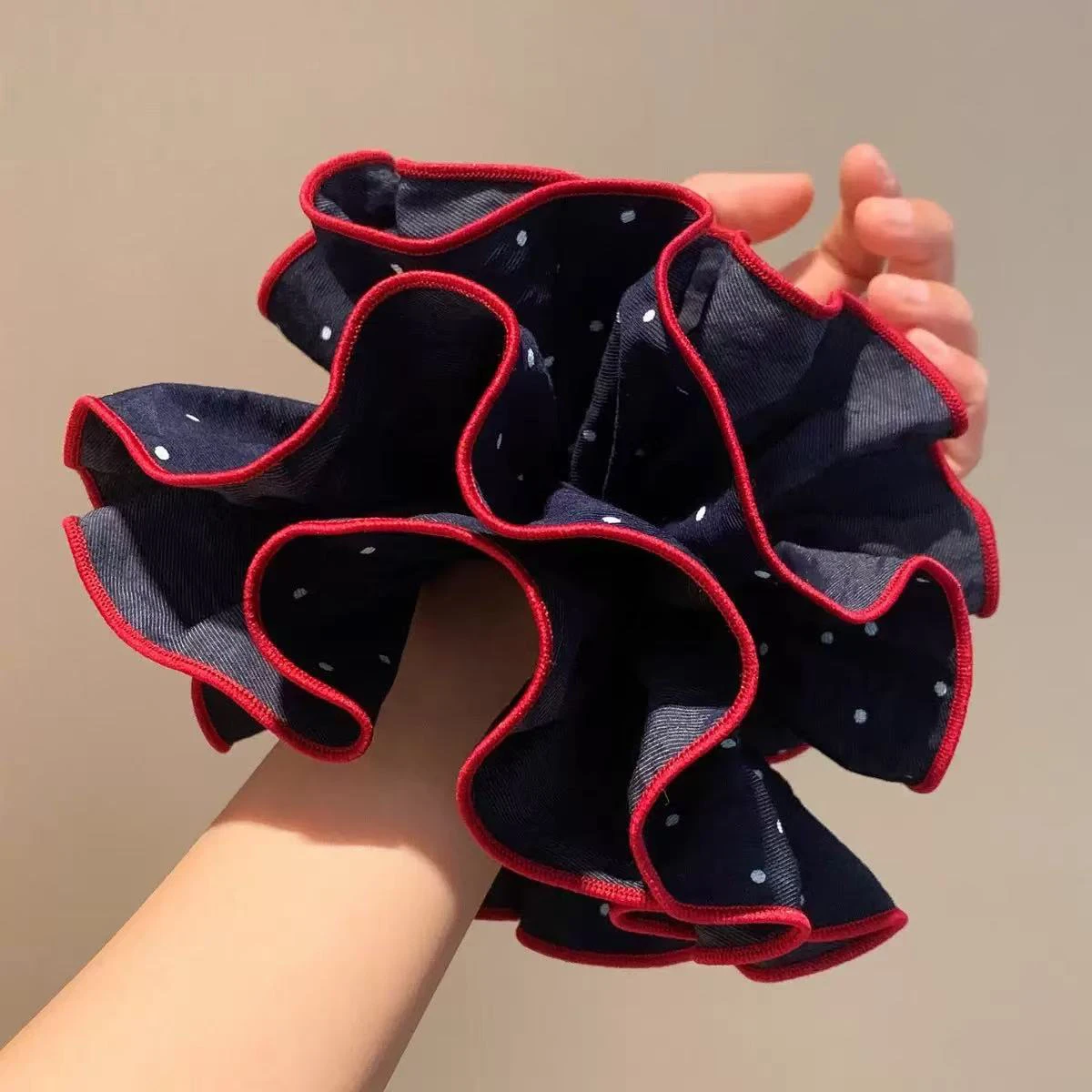 1PC Korean navy blue polka dot large intestine hair ring, female high-end sense of large hair tie hair rope versatile hair acces view 4