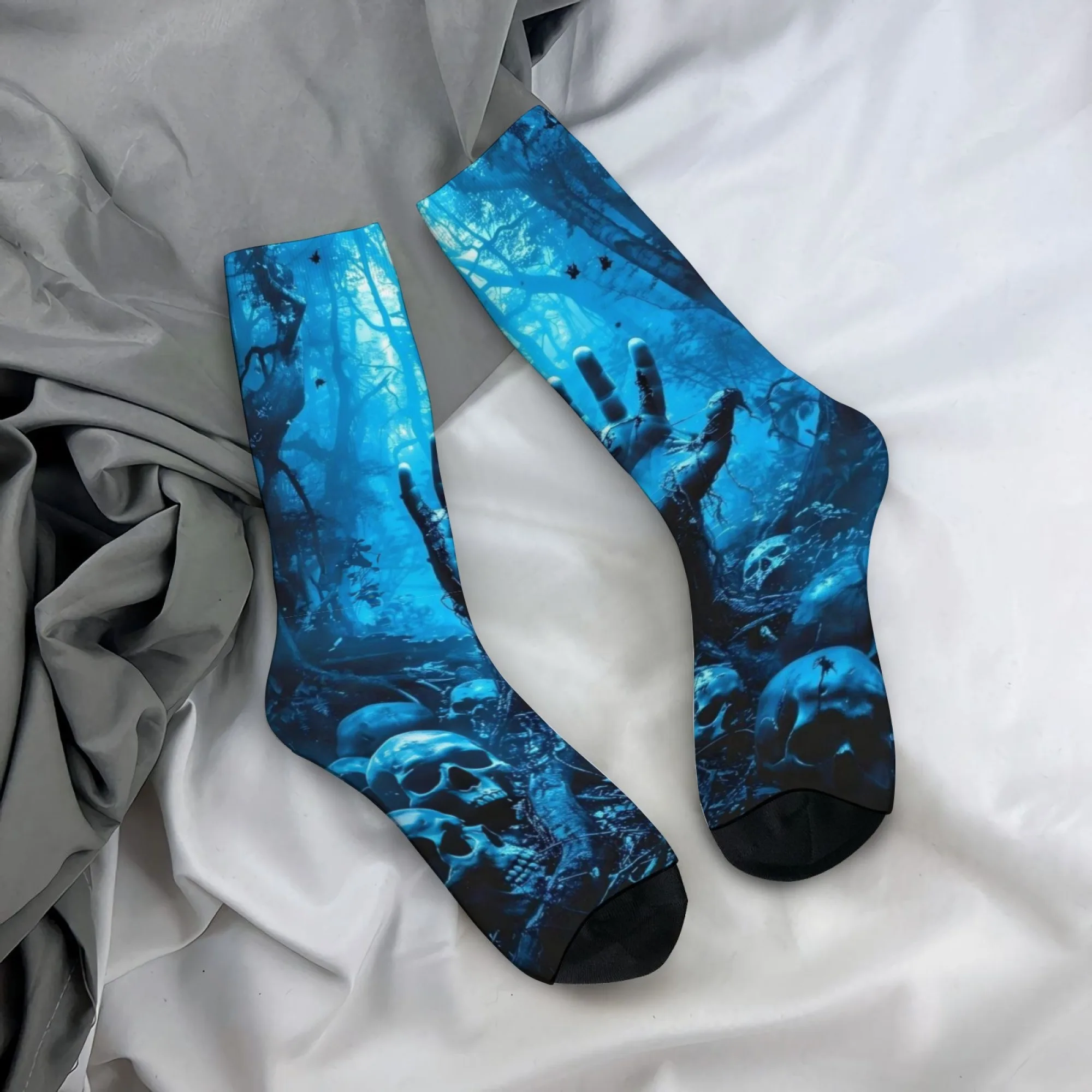 Aufregende, gruselige Herrensocken mit Waldmuster und geisterhafter Handdesign – neuartige und düstere Freizeitsocken für verrückte Partys.