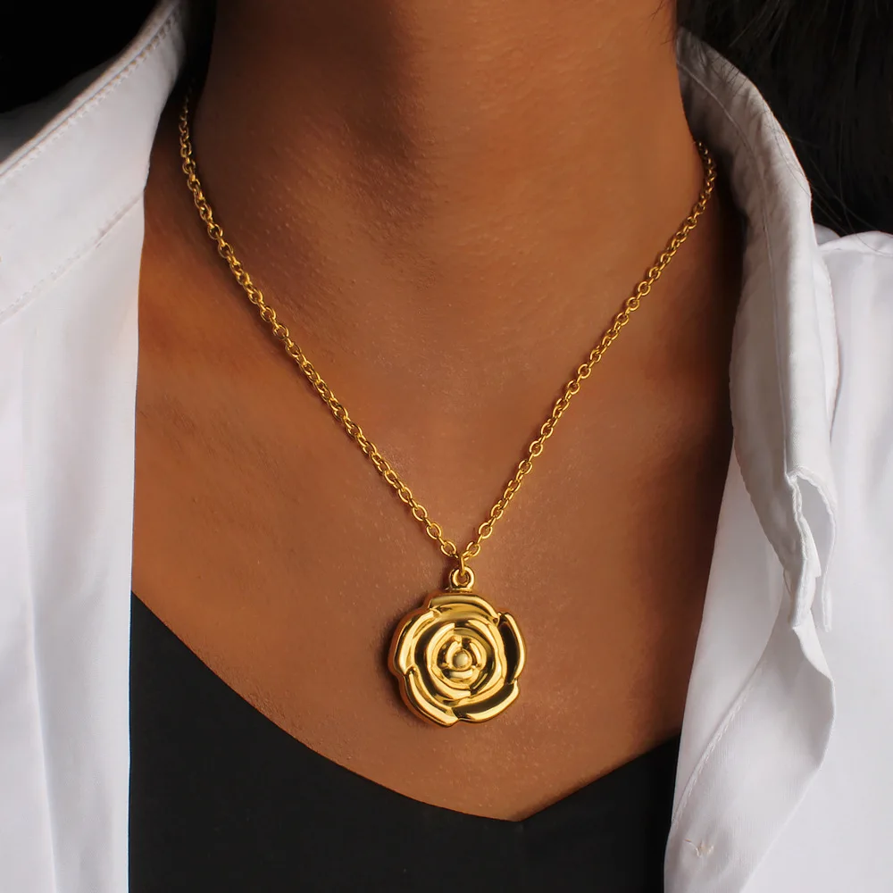 DIY accessories Guangdong jewelry simple irregular flower pendant necklace fashion trend titanium steel plated 8K gold exaggerat