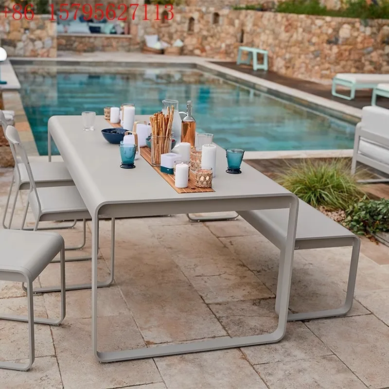 

Комбинация стола и стула на открытом воздухе, простая скамейка во дворе, сад под открытым небом, отель, вилла, курорт, проживание в семье, водонепроницаемый и солнцезащитный крем