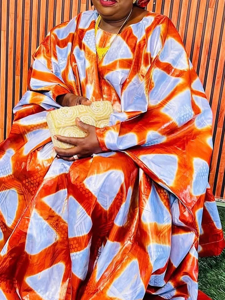 

African-style printed robe, elegant classic traditional attire suitable for weddings and celebrations