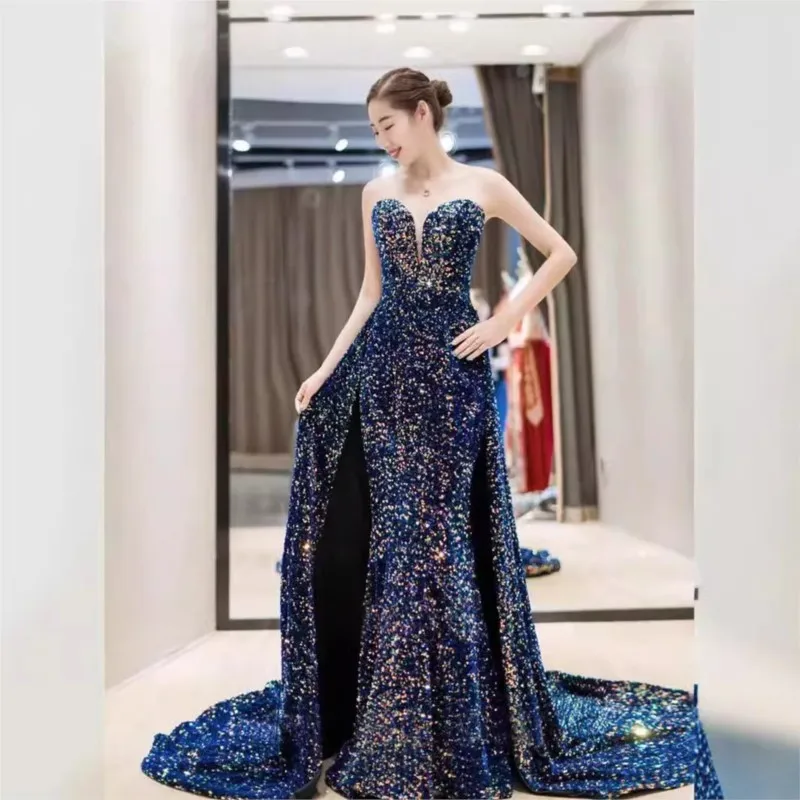 

A new sequined strapless blue dress for hosting banquet