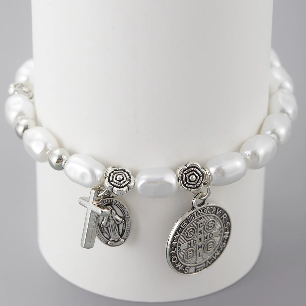 البوهيمي الصليب قلادة دينية تقليد اللؤلؤ مطرز سوار مرن المرأة غرامة مجوهرات الأزياء الذكرى المرأة هدية