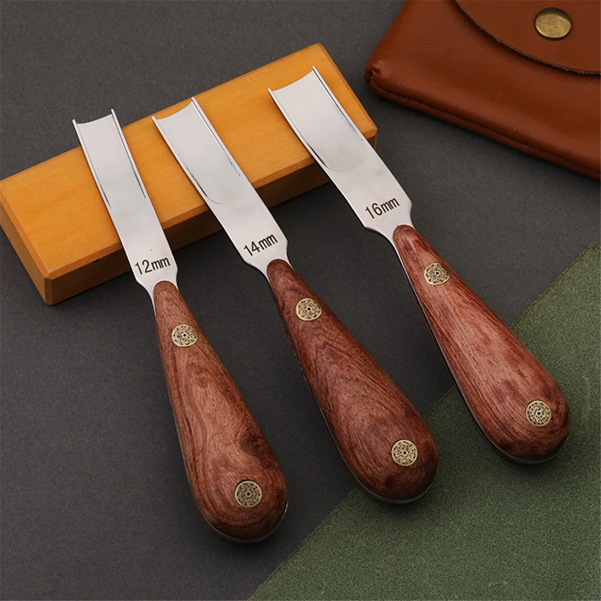 

AA25 1PC 12-16mm Leather Edge Beveler Skiving Beveling Thinning Pushing Grooving Trench Leathercraft Handwork DIY 14mm