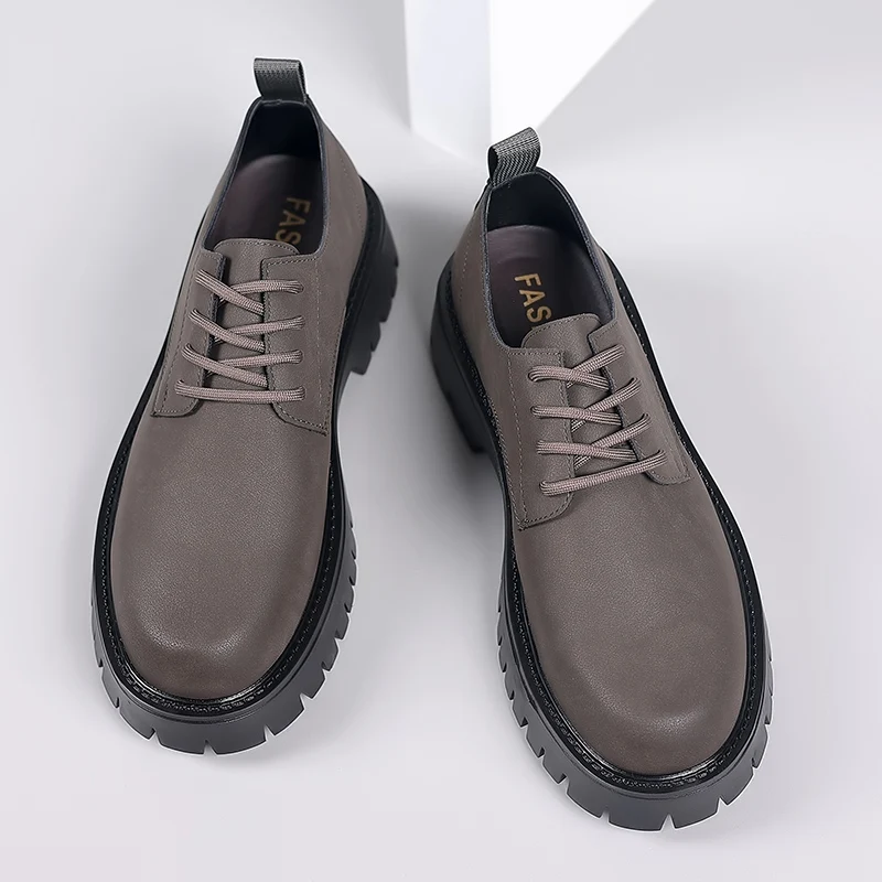 Chaussures en cuir véritable à l'offre elles optiques pour hommes, chaussures formelles pour vêtements de travail, chaussures d'affaires de conférence, mode de rue