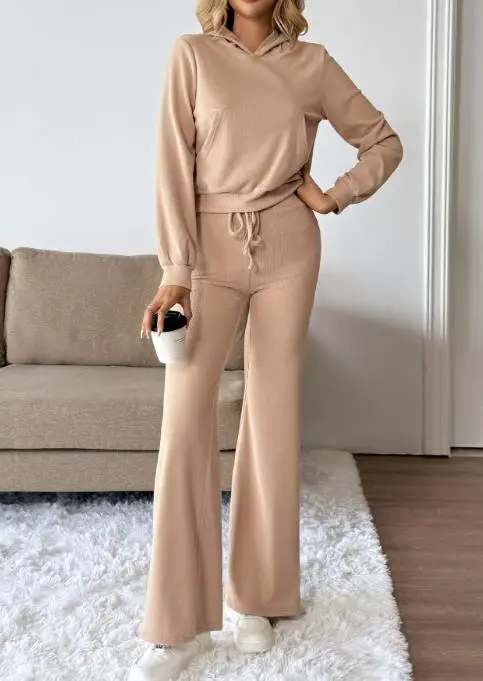 

Модный однотонный свитшот с капюшоном и карманами с длинными рукавами и расклешенными брюками с высокой талией для осеннего женского спортивного костюма