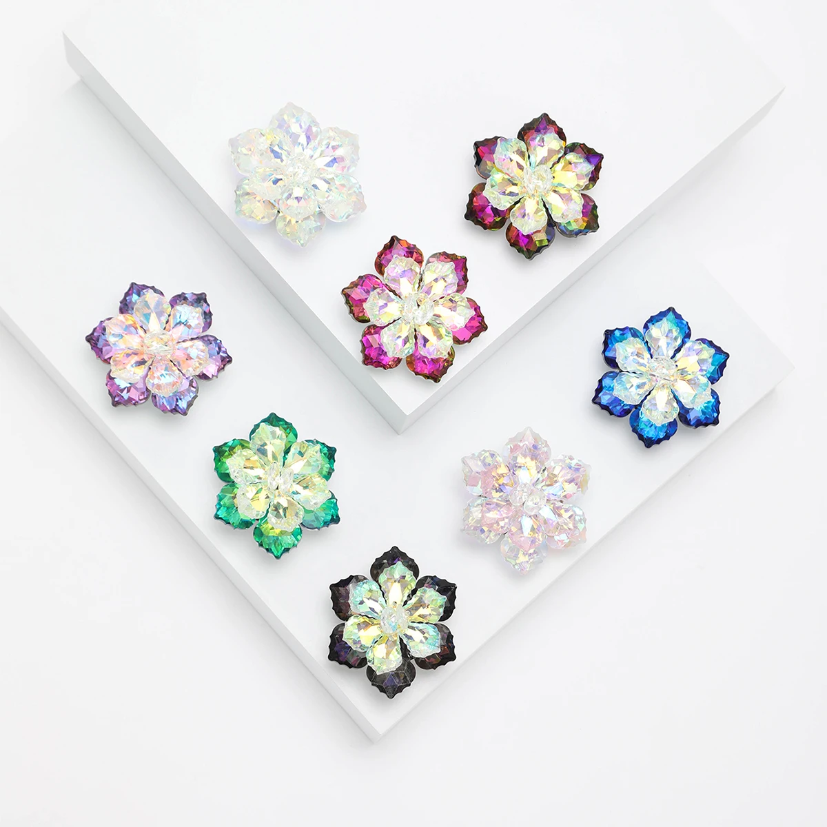 

Beaut&Berry Trendy Crystal Flower Brooches for Women Unisex Plant Pins Casual Party Jewelry Accessories Gifts Decoration