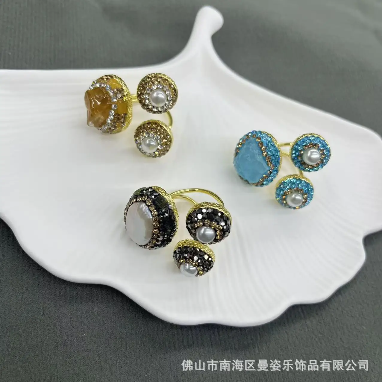DIY accessories New natural stone ring French niche high-end atmospheric three-support ring, full diamond design color retention