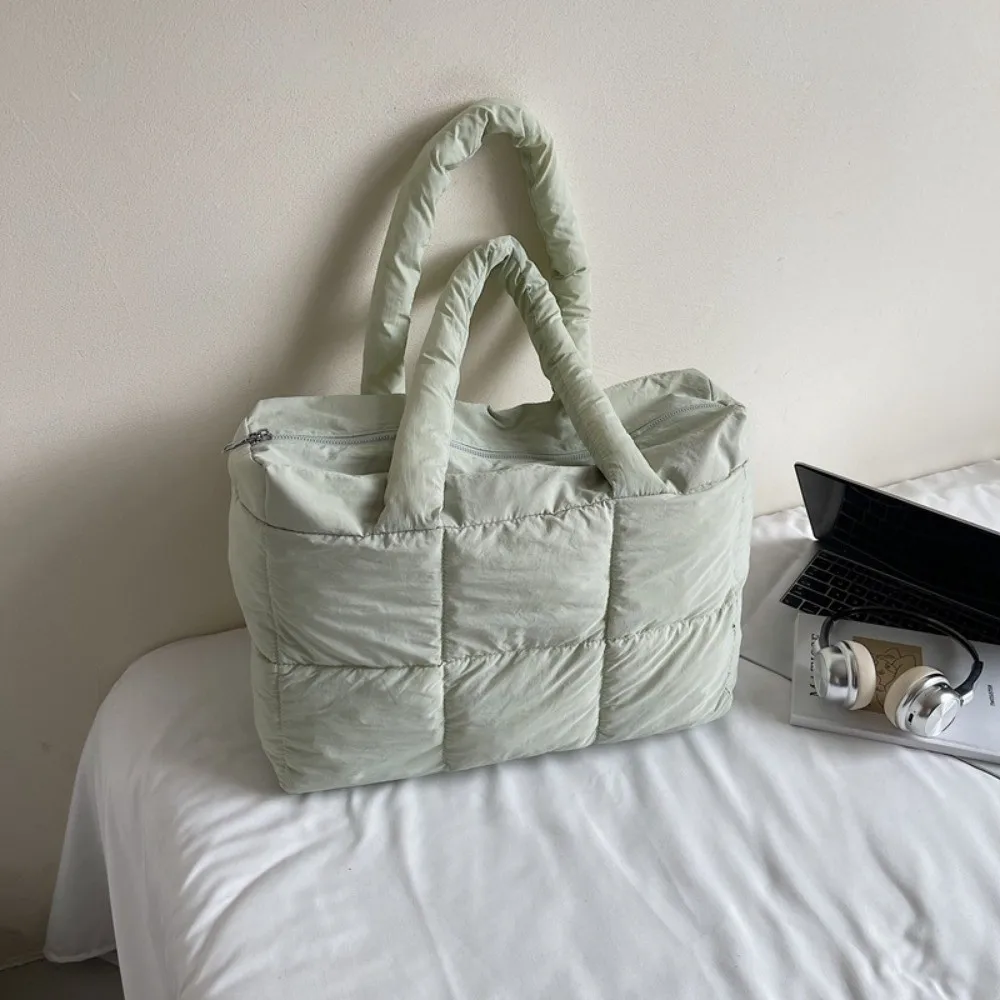 

Fashion Solid Color Puffy Tote Bag Large Capacity Waterproof Down Cloth Handbag Leisure Winter Quilted Plaid Bag Girls