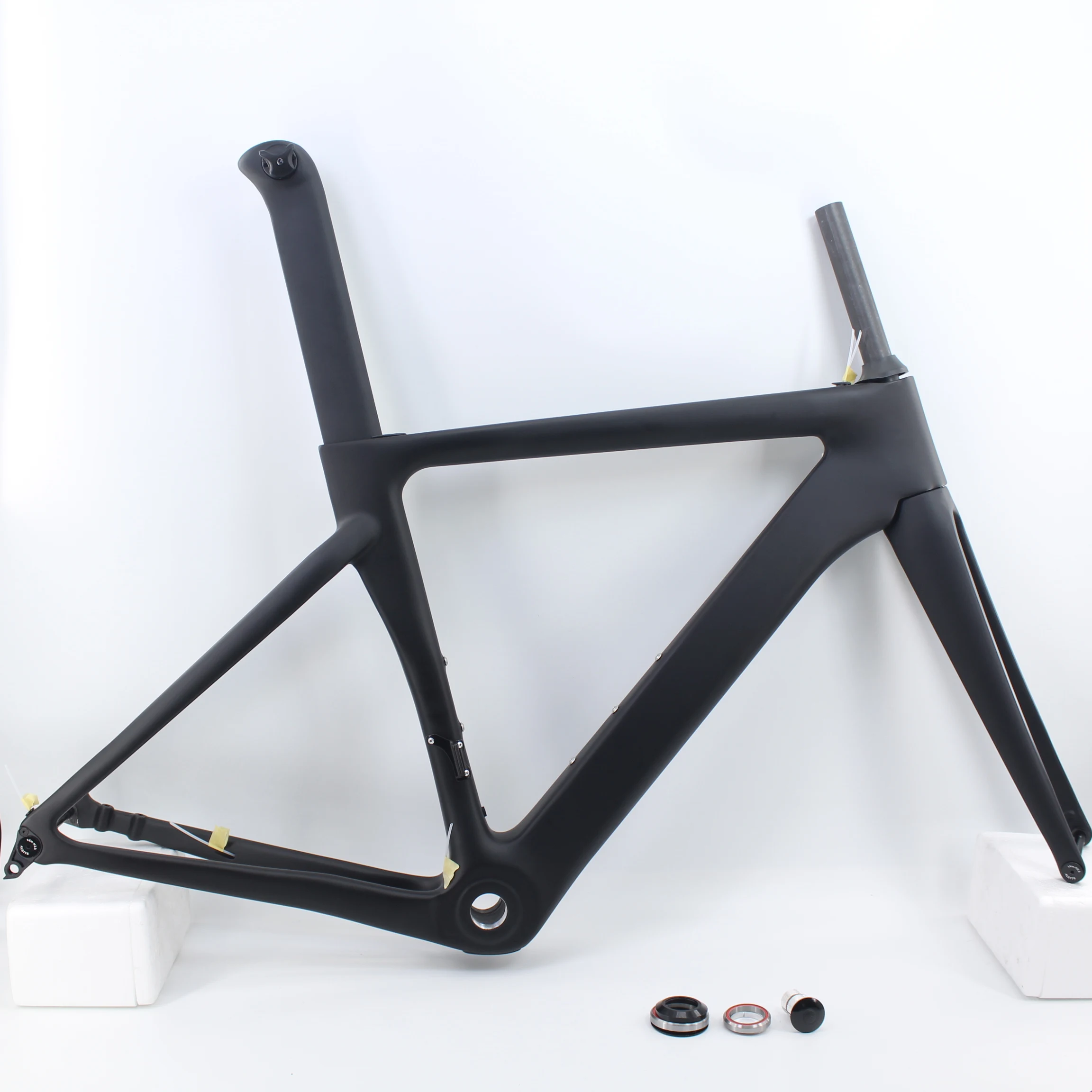 New 700C Racing Road Bike Matt UD Full Carbon Fibre Thru Axle Disc Brake Frame Carbon Bicycle Frames carbon Fork Seatpost SALE