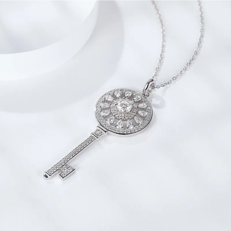 PM5016 Lefei Fashion Trend Luxury Classic Moissanite 0.5CT Diamondset Fine Design Key Necklace For Women 925 Silver Jewelry Gift