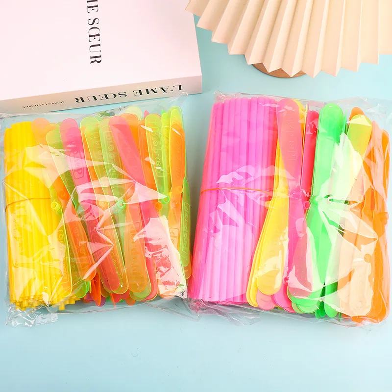 Novelty Bamboo Dragonfly Spinners 10pcs, Retro Plastic Propeller Flying Toys for Kids, Classic Outdoor Activity Game
