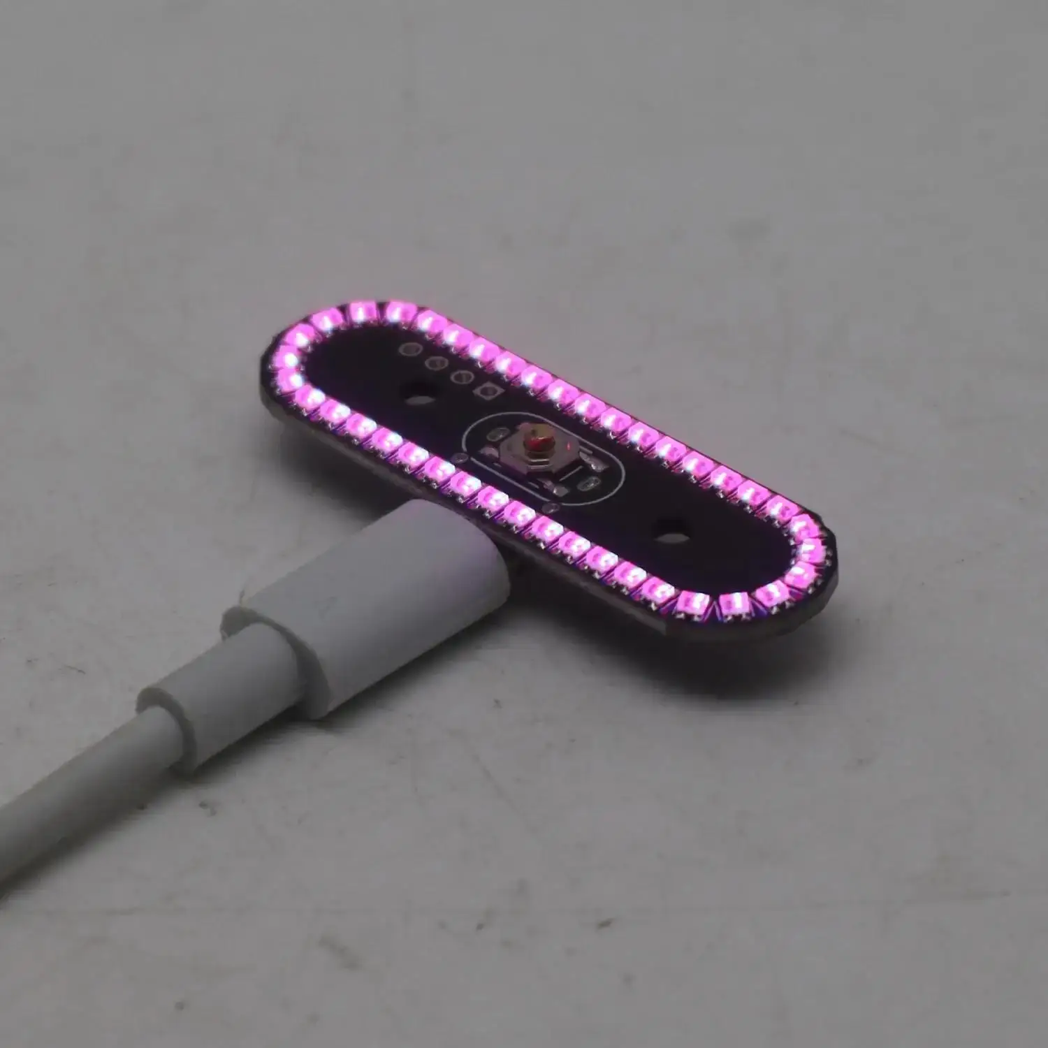 8Mode نموذج أضواء خلفية ملونة تدفق الضوء اللاسلكي LED لامع تدرج مصباح دوار أضواء التنفس الطائرات TYPE-C POWER