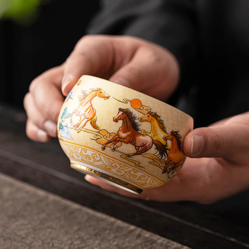 Handgefertigte Cloisonné-Teetasse mit acht Pferden, Design-Gongfu-Teegeschirr für die Sammlung, Geschenkidee