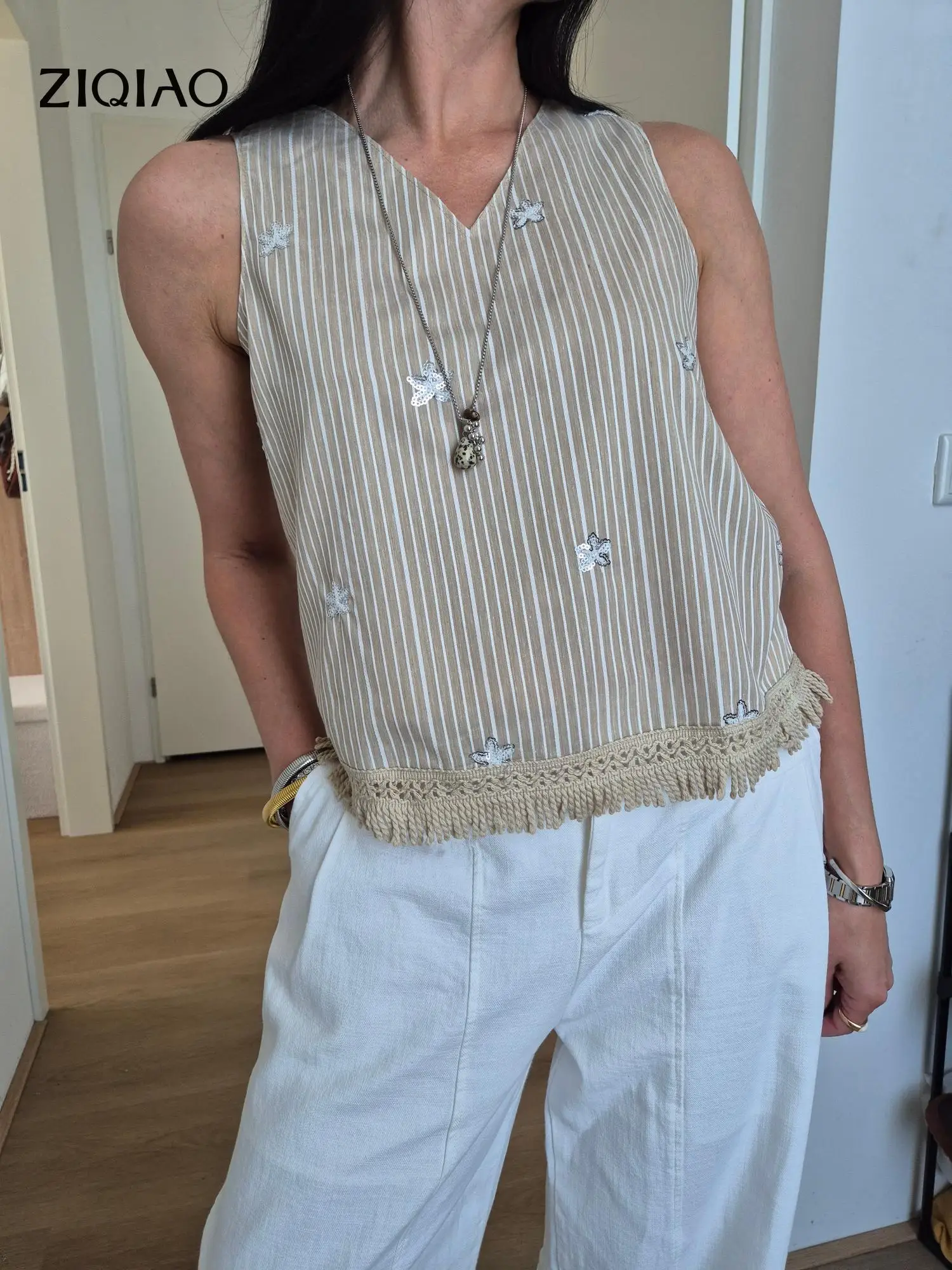 

ZIQIAO [Blogger's Pick] Boho Style Beaded Striped V-neck Shirt Fringed Edges Sleeveless Top 2026 Summer New Style Chic Design