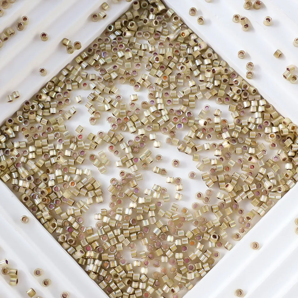 Aus Japan importierte Miyuki Delica Rocaillesperlen in verschiedenen Farben, zum Herstellen von Schmuck und anderen DIY-Bastelarbeiten. – Detail 2