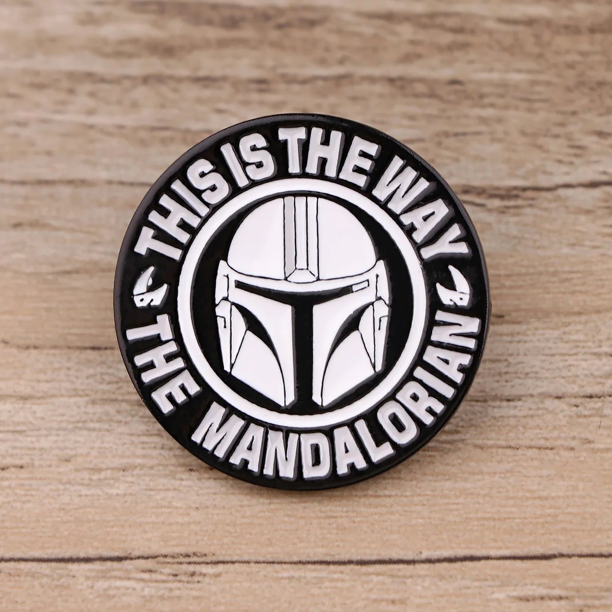 THE MANDALORIAN Pin Cool Enamel Pin Men\'s Brooch Jeans Jackets Badges Brooches for Clothing Badges Adorn Jewelry Accessory Gift