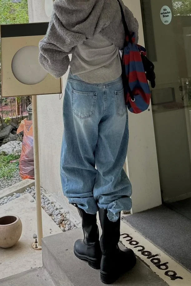 Calça jeans fena retrô da, cintura alta, perna reta, calças cridas, design de botão assimétrico, borda desfiada