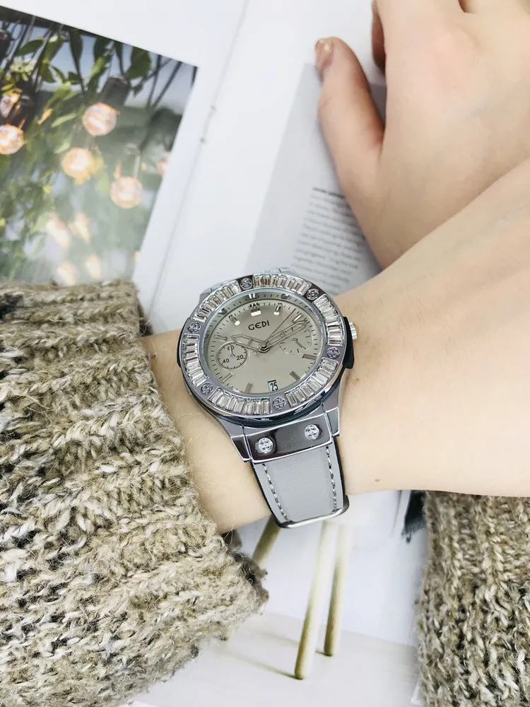 New Luxury Women'S Watch, Sophisticated Design, June 2022 New Release, Royal Oak Women'S Watch, Luxury Ladies' Wristwatch.