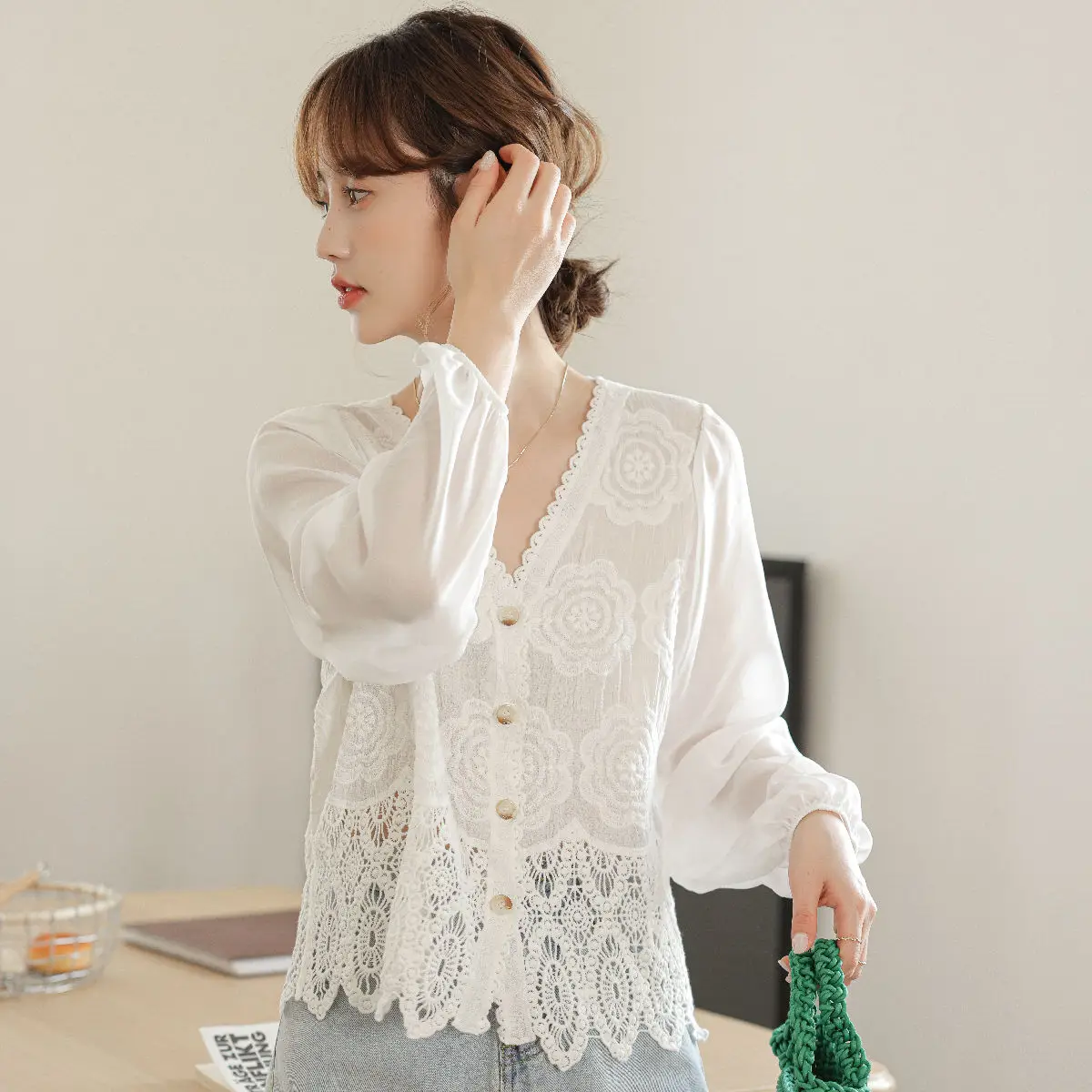 Blouse Women   Fashion  Summer Lace  Bubble  Sleeve  Floral  Embroidery  Casual