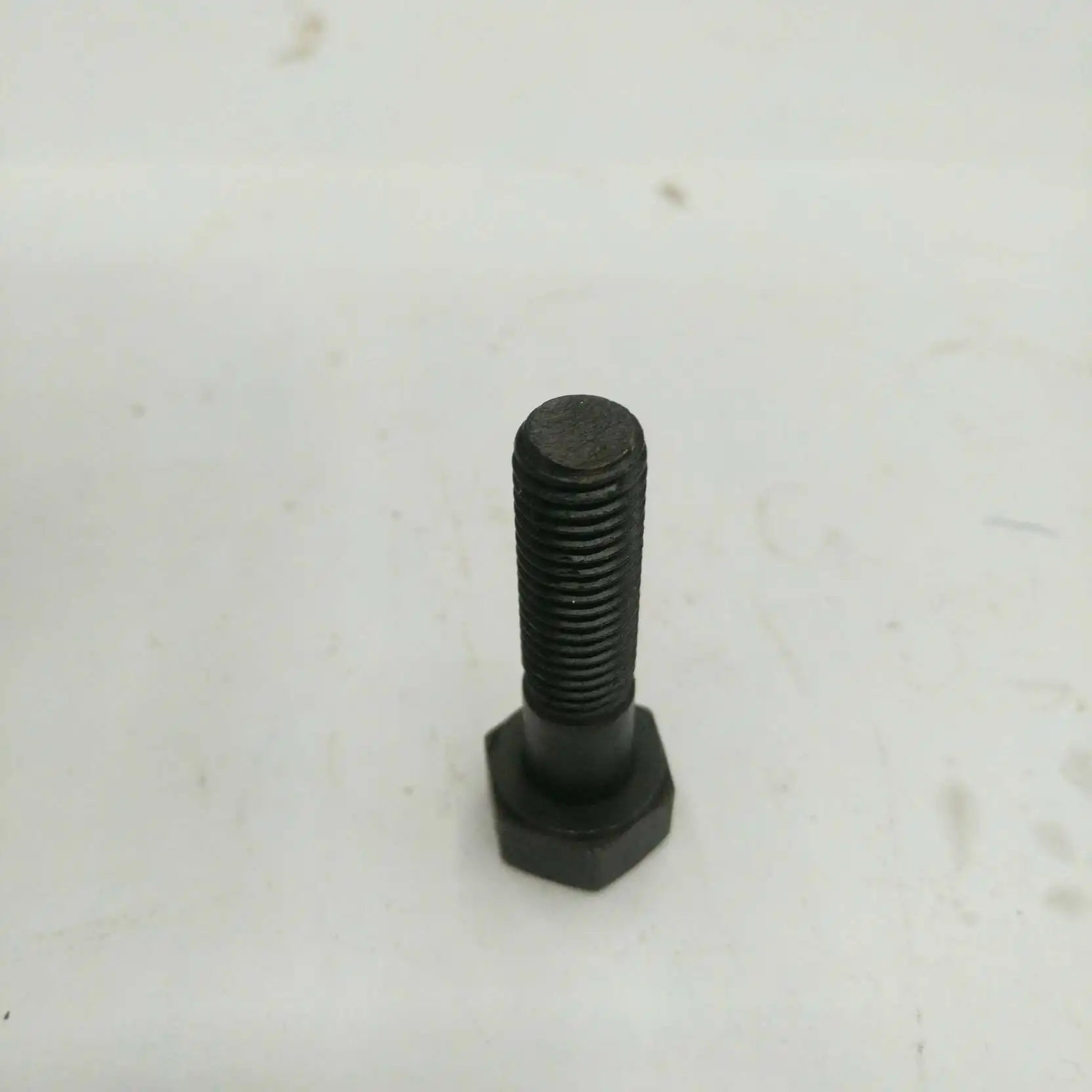 la-superficie-del-pendolo-n-3-viti-di-fissaggio-in-acciaio-inossidabile-arrotondato-anticorrosione-e-resistenti-all'umidita