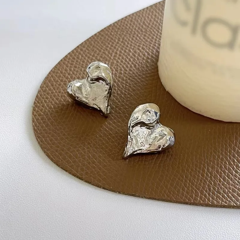 

Vintage Lrregular Metal Textured Heart Stud Earrings Women Trendy Creativity Personality Earrings Travel Party Punk Jewelry Gift