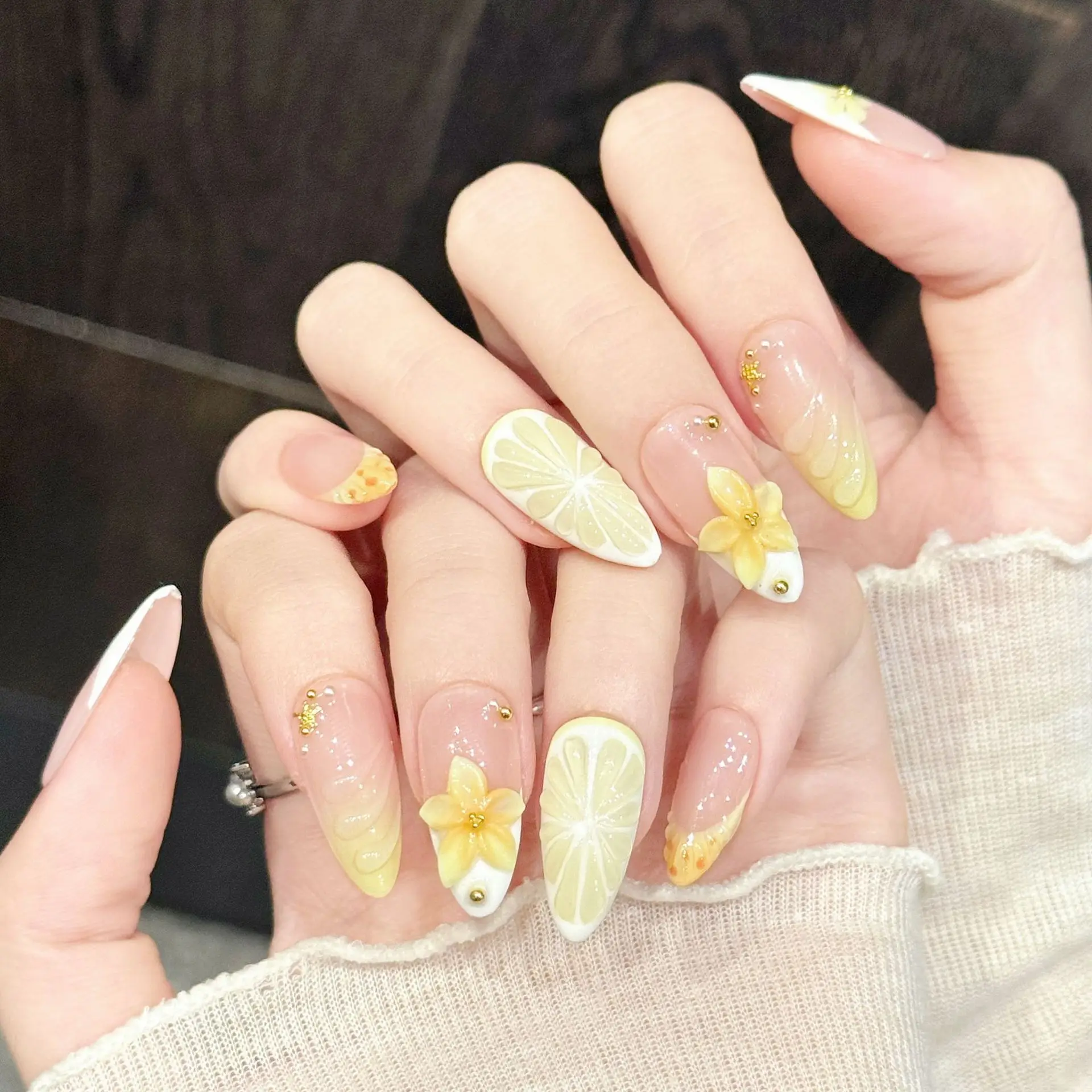 10PCS Almond Handmade Press On Nails, Pure and Fresh Yellow Lemon Gradual, Suitable for Parties and Daily Wear. view 3