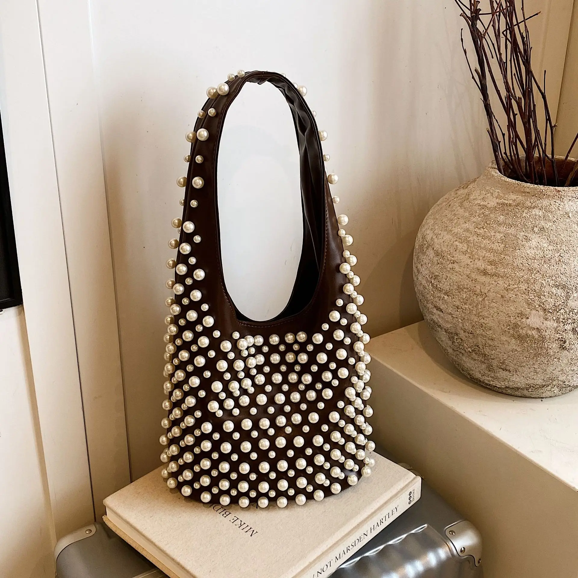 المألوف اللؤلؤ ديكور حقائب كتف واحدة 2025 المرأة الجديدة شخصية الملمس بولي Leather الجلود دلو حقيبة سيدة حقائب اليد الفريدة #4