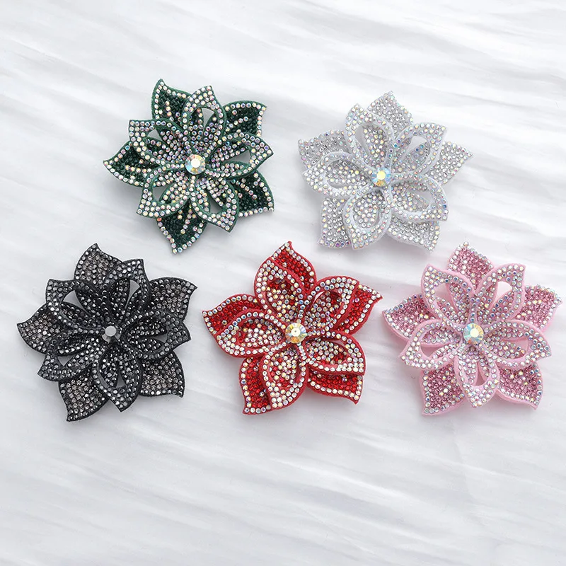Broche Rose en Tissu 3D Multicolore Entièrement Sertie de Diamants de 7CM pour Femme – Accessoire de Soirée Élégant au Design de Niche