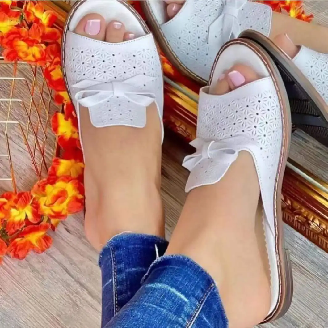 2022 Outdoor Bow Beach Slippers Women Fashion Plus Size 43 Bow-knot Flat Slippers Comfort Summer Closed Toe Women Roman Sandal