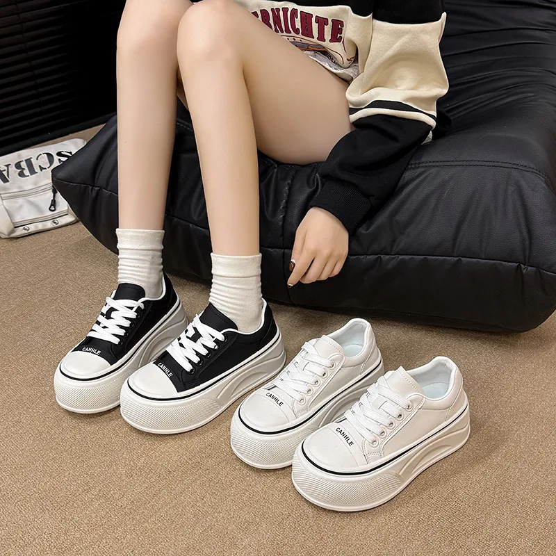 

2025 Autumn Leather Thick-Soled Height-Increasing Sports Casual Shoes Versatile Fashionable Lightweight White Sneakers for Women