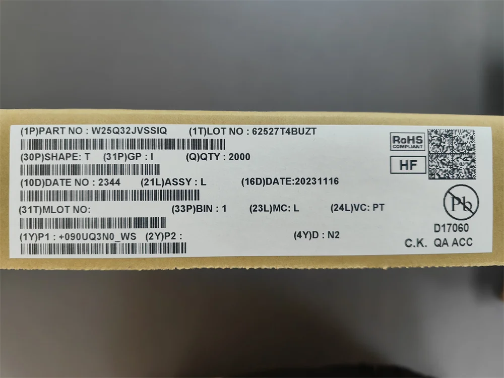 W25Q32JVSSIQ Em estoque