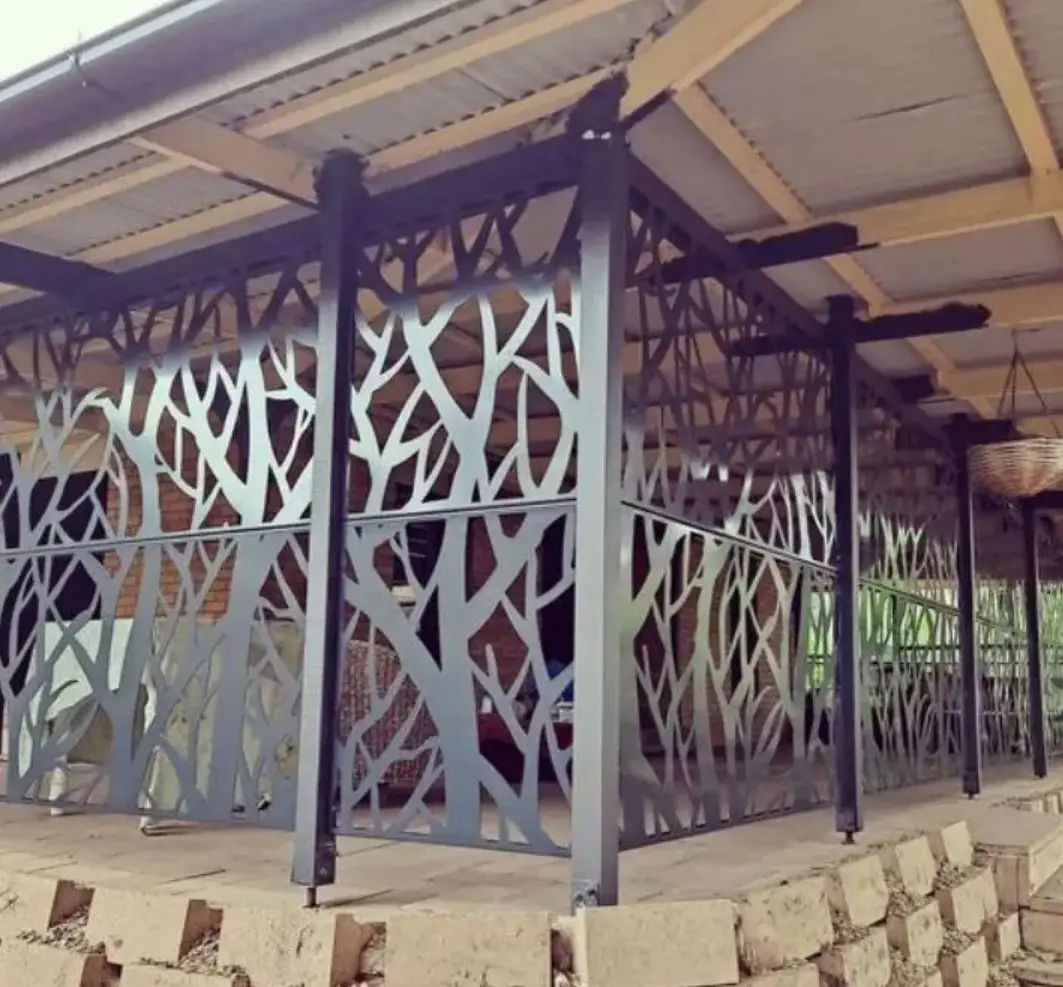 맞춤형 패션 디자인 레이저 컷 강철 패널 장식 녹 방지 알루미늄 발코니 난간