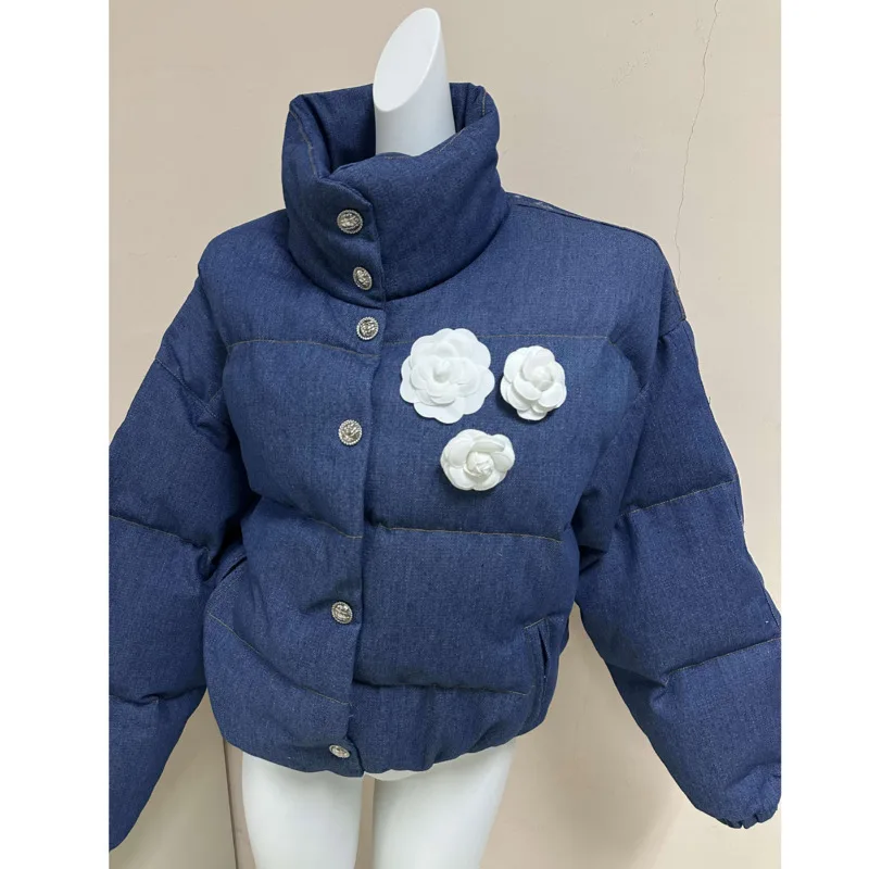 La misma chaqueta azul con cuello levantado para mujer en invierno, corta y cálida. Breadcoat, Chaqueta de algodón, Trendy