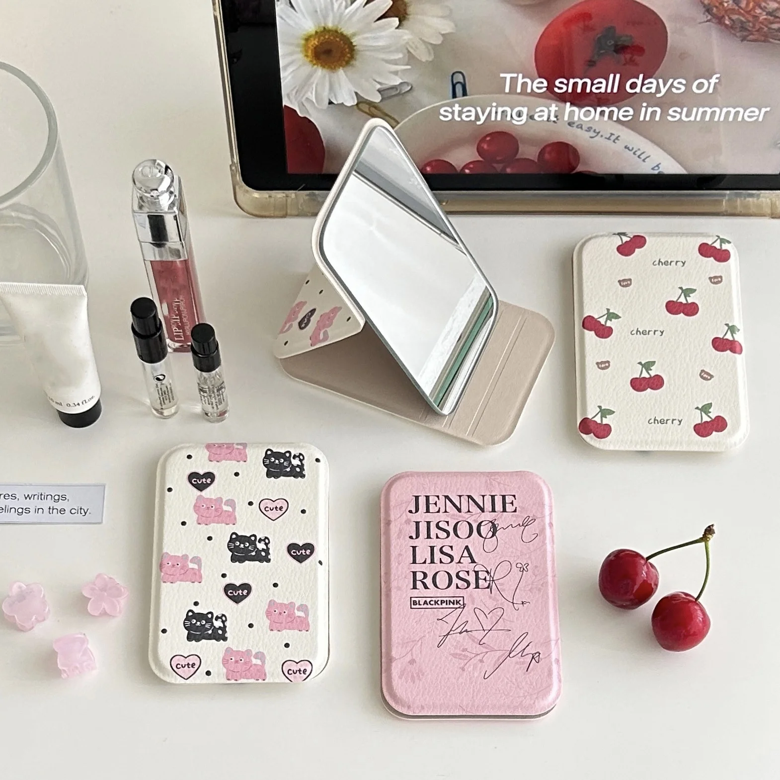 Klappbarer Schminkspiegel, tragbarer Mini-Spiegel, süßer Hand-Schminkspiegel, tragbarer Desktop-Schminkspiegel, ein Geschenk für Mädchen