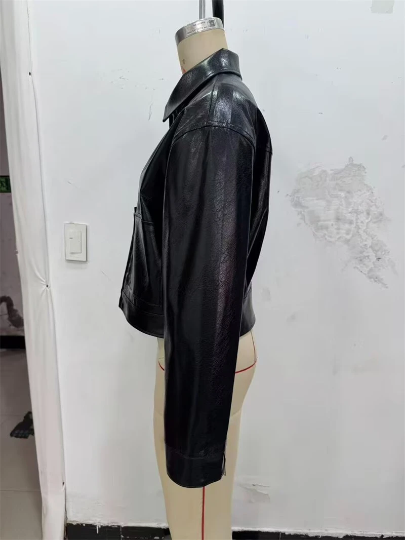 KEYANKETIAN 2025 Winter New Women's Faux Leather Jacket Retro style Turn Down Collar Zipper Loose Outerwear Fashion Black Coat