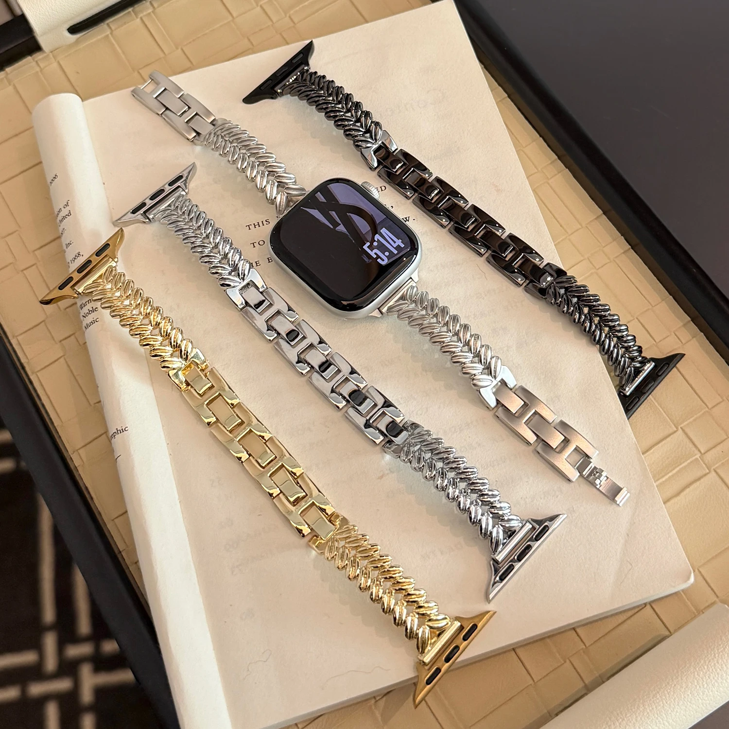 

Роскошный металлический ремешок с дизайном пшеничного колоса для iWatch S11/S10/9/8/Ultra - эксклюзивный минималистичный браслет, совместимый с Apple Watch 49/46/45 мм