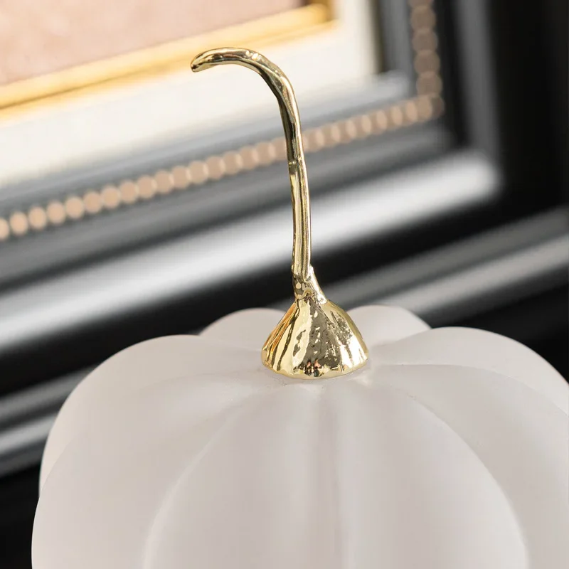 

x17Creative Resin Handicrafts Marble Pumpkin Figurine Transparent Frosted Finish Pumpkin Statue Home Decoration Accessories