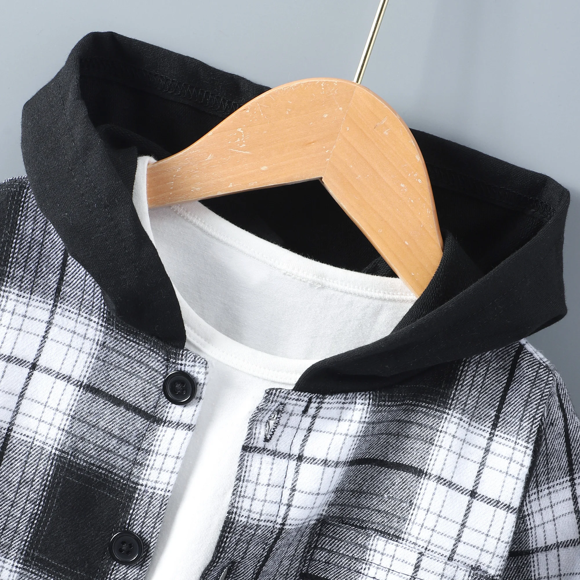Men\'s and children\'s long sleeved checkered hooded suit
