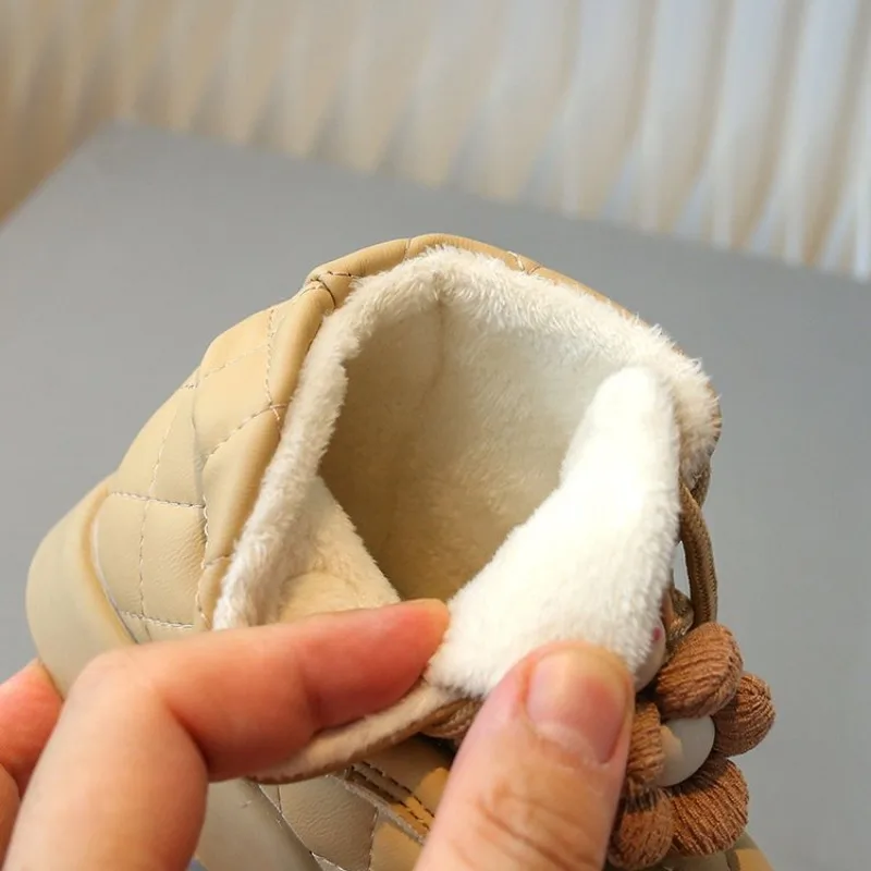 Mädchenstiefel mit Fleecefutter, neuer Winterstil, kurze Kinderstiefel, weichsohlige, warme Baumwollschuhe für Babys, 1-15 Jahre, bequem. – Detail 5