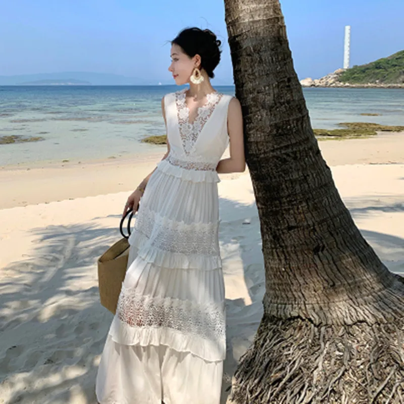 

2024 New Summer French High Quality Fashion Runway Dress Women's Heavy Hollow Design White Lace Seaside Beach Long Dress