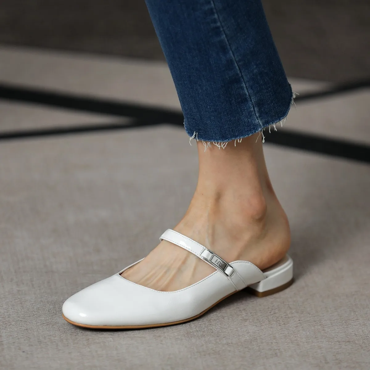 Woman Mules Genuine Leather Patent Leatehr Women Shoes  Ladies Muller Round Toe Spring Slippers Slip-On Comfort Simple Flats