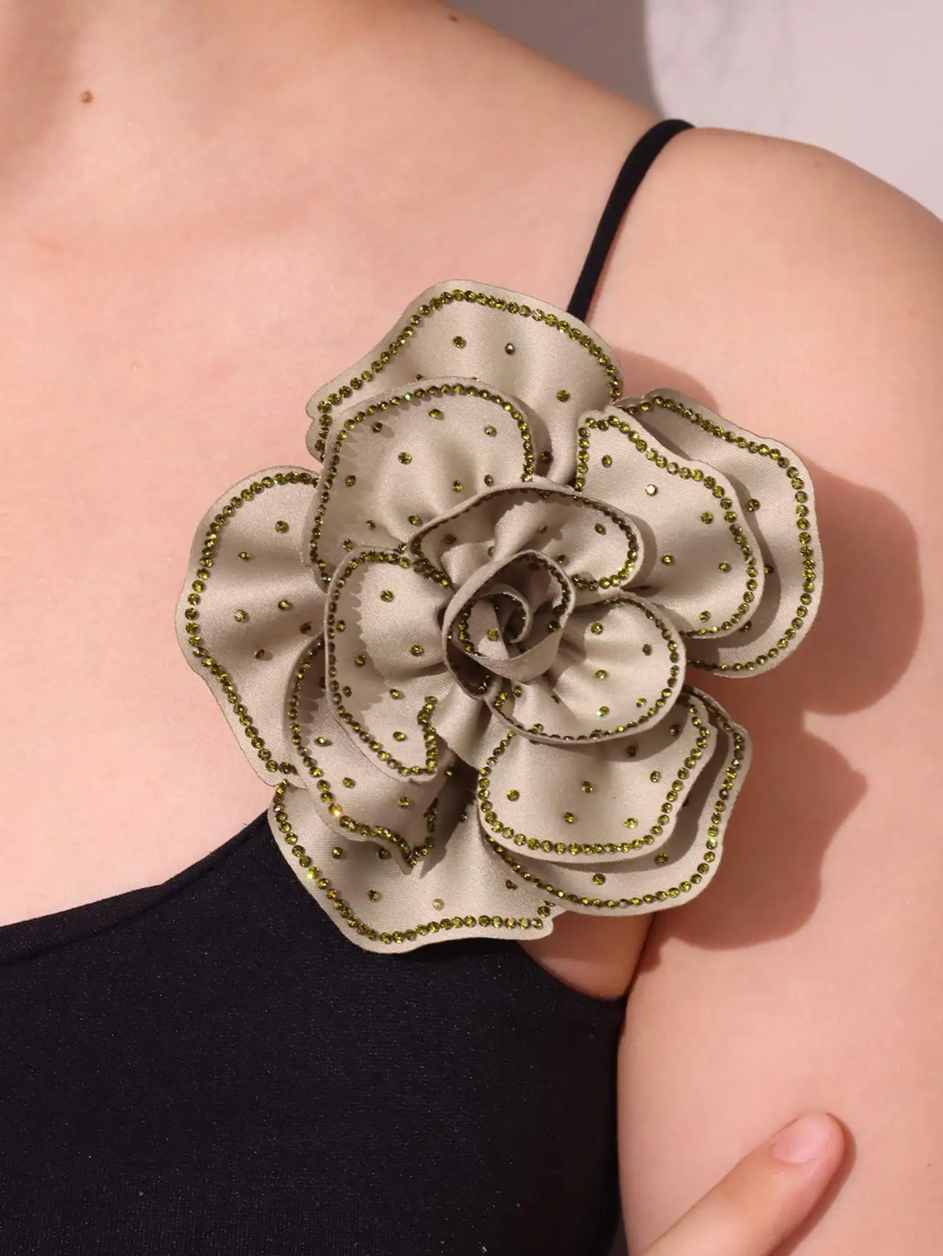 Broche à fleurs en tissu de zircone brillant coloré, mode de soirée rétro élégante, costume, jupe, broche de décoration pour femmes et hommes, bijoux nouveau