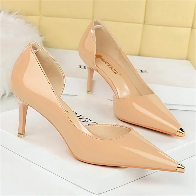 Kobiety 7cm 10.5cm Wysokie obcasy Klasyczne błyszczące skórzane designerskie czółenka Lady Metal Cap Toe Kitten Low Heels Office Orange Red Shoes