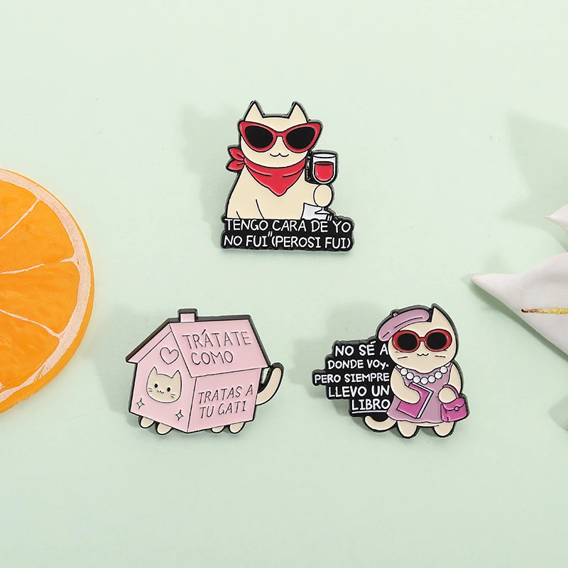 Cute Cat In sunglasses Enamel Pin Spanish Quotes Tengo Cara De Yo No Fui Pero Yo Si Fui Metal Brooches Lapel Badge Jewelry Gifts